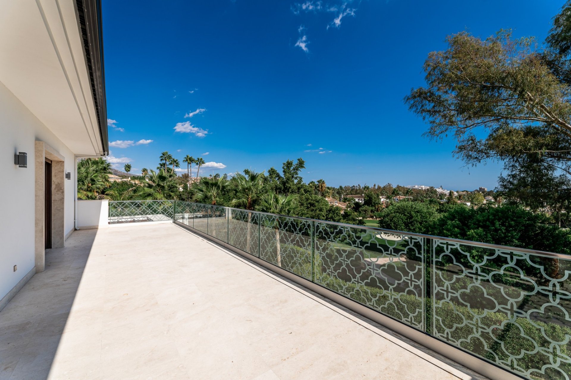 Resale - Villa - Marbella - Nueva Andalucía