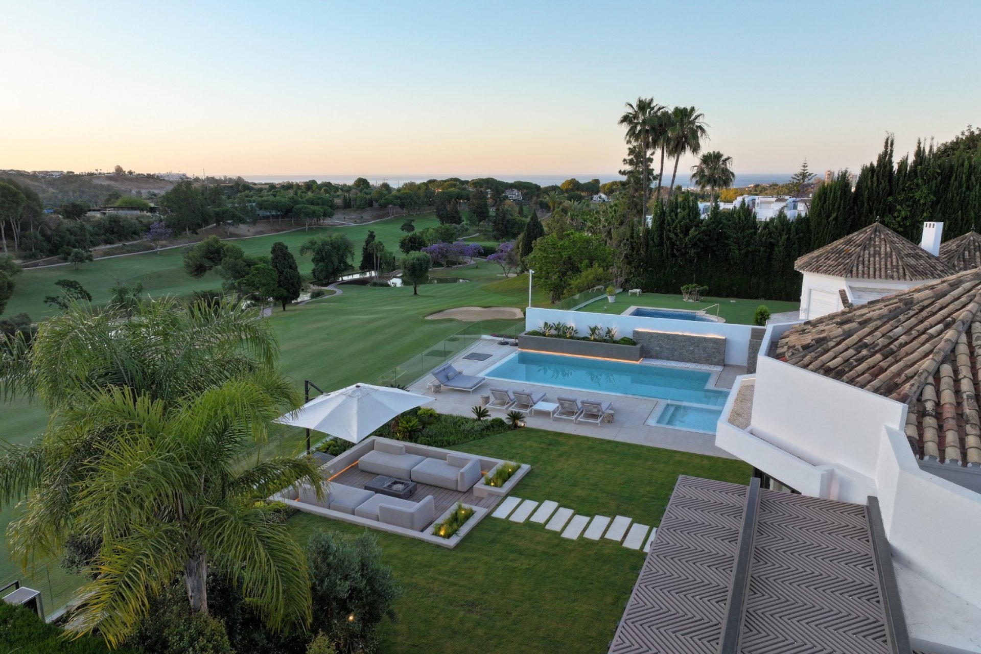 Resale - Villa - Marbella - Nueva Andalucía