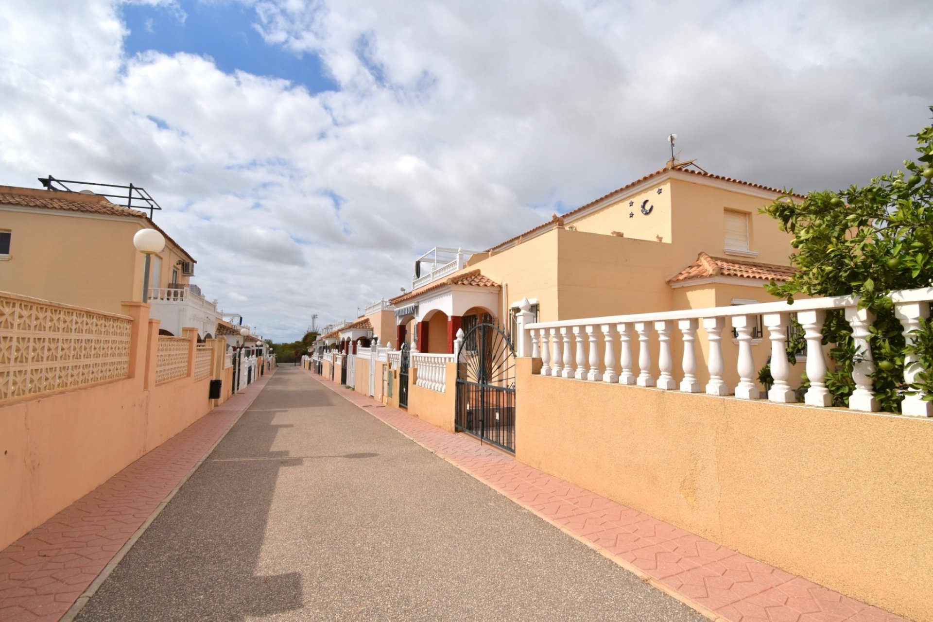 Resale - Villa - Orihuela Costa - Playa Flamenca