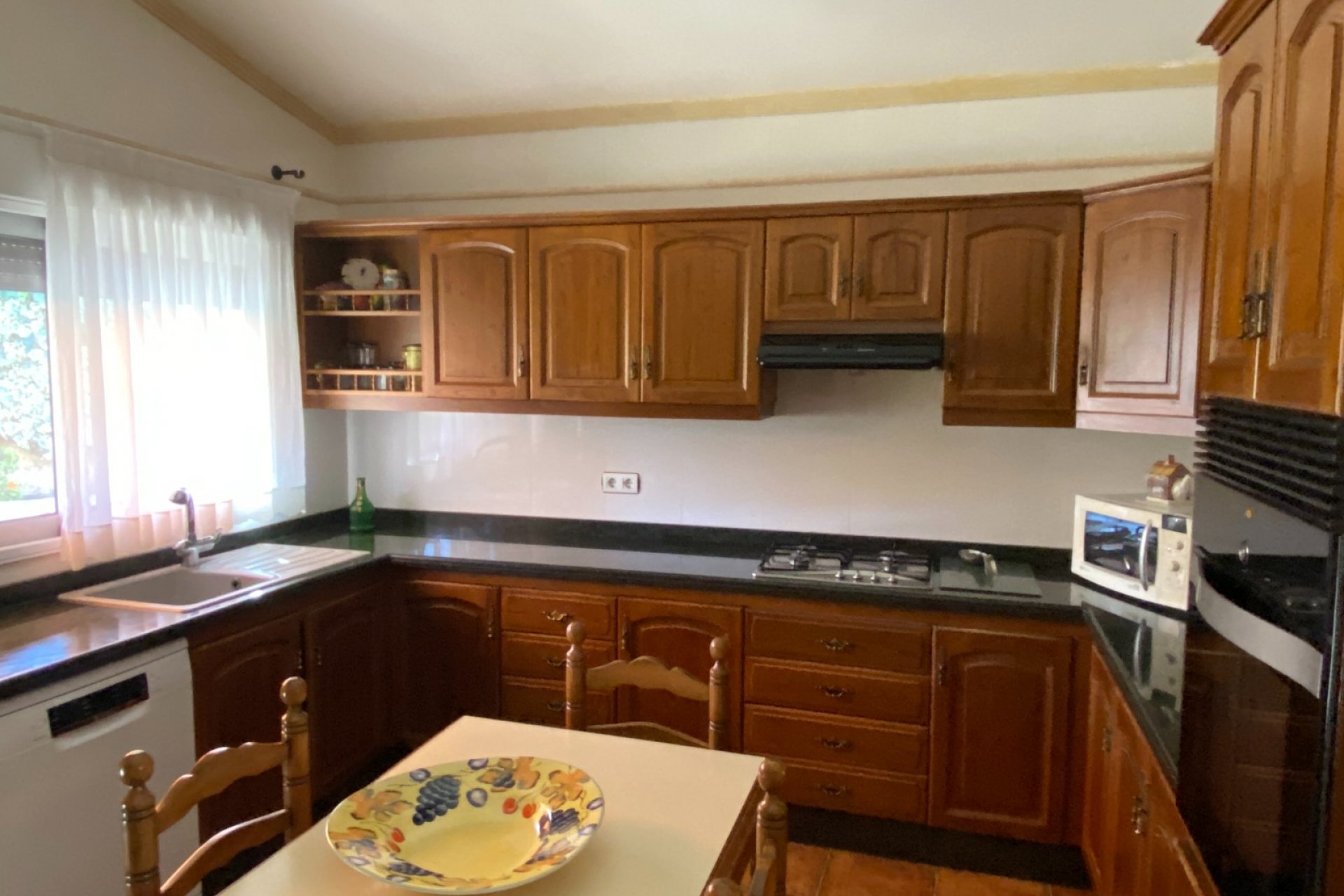 Resale - Villa - Petrer