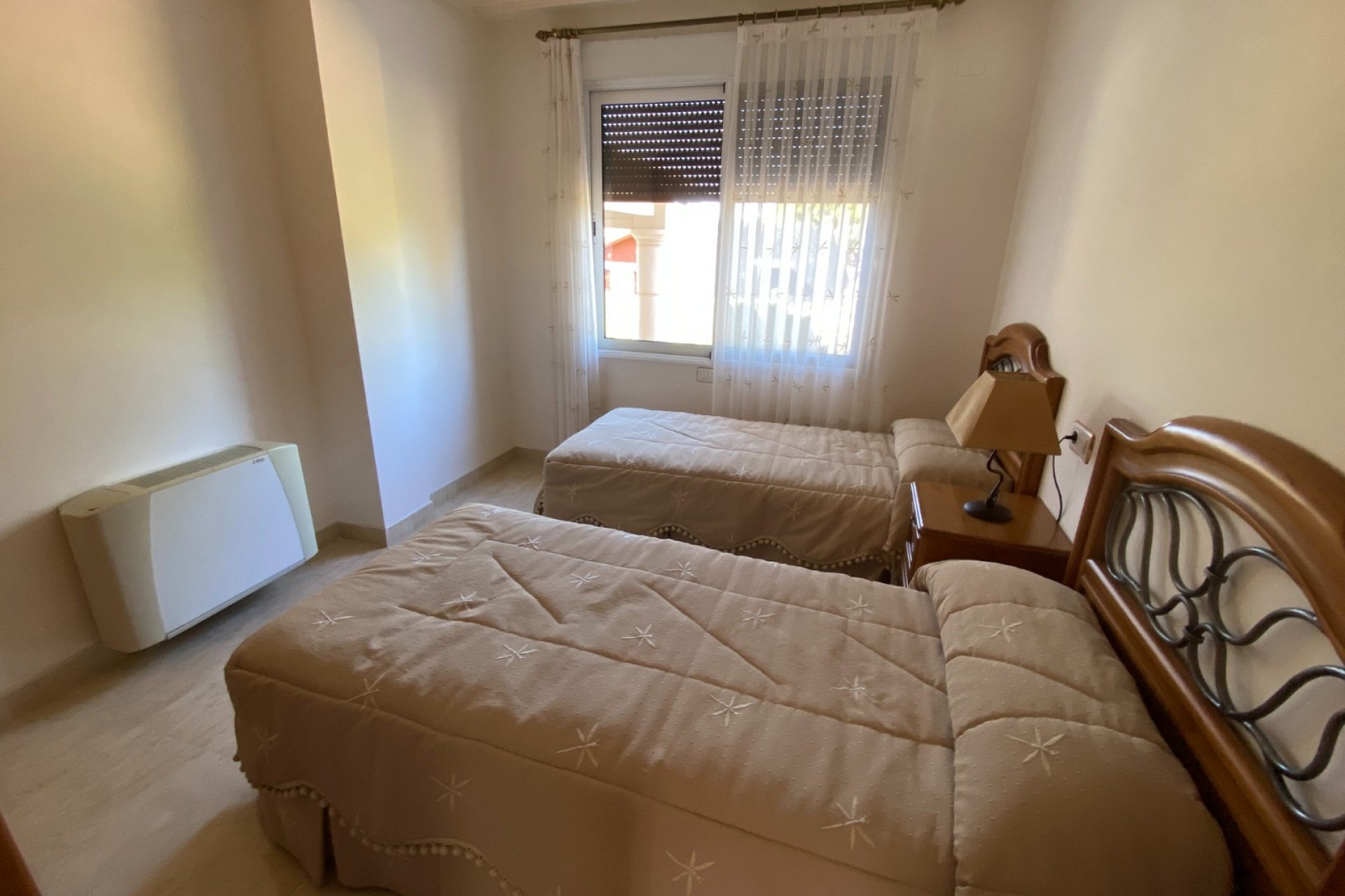 Resale - Villa - Petrer