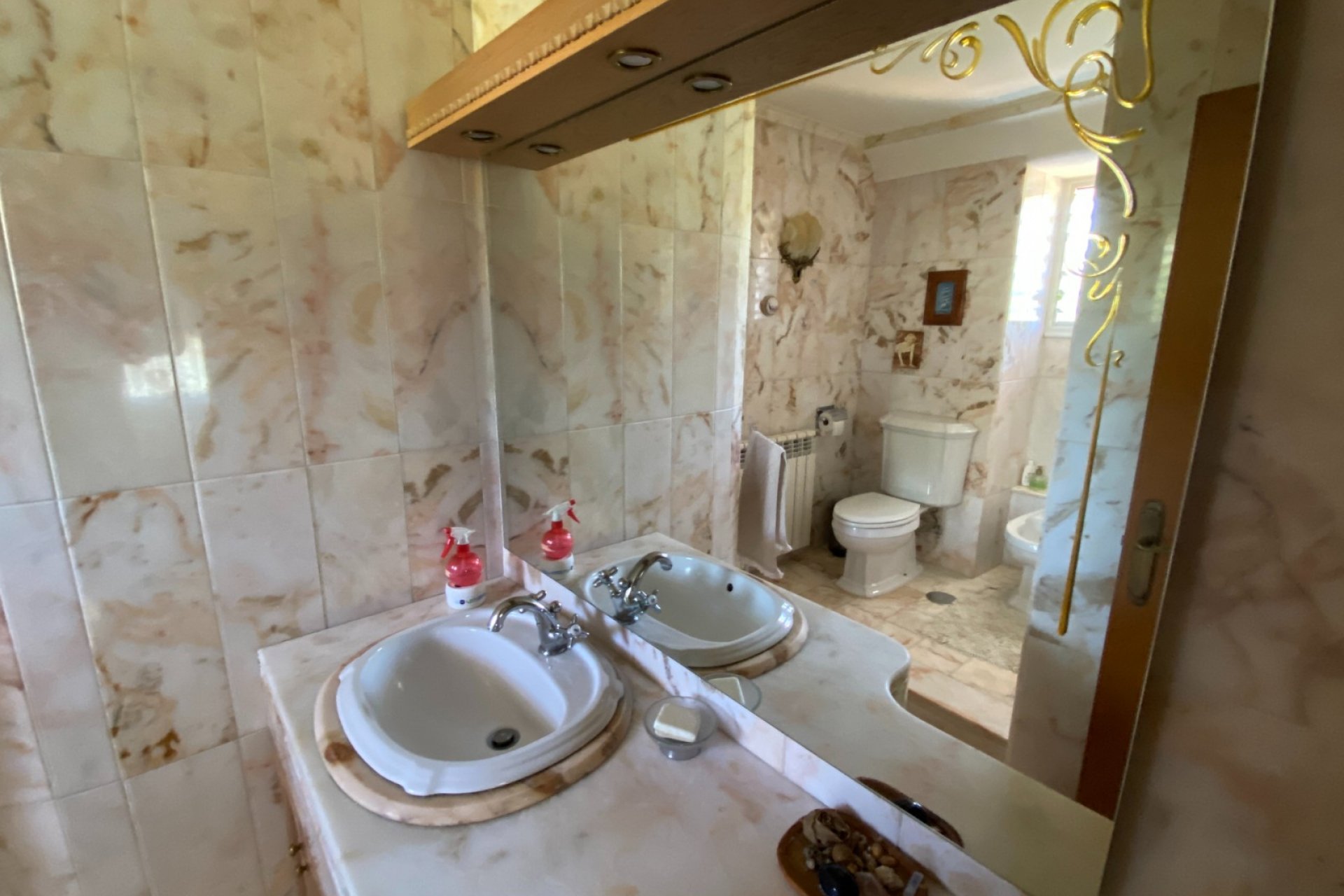 Resale - Villa - Petrer