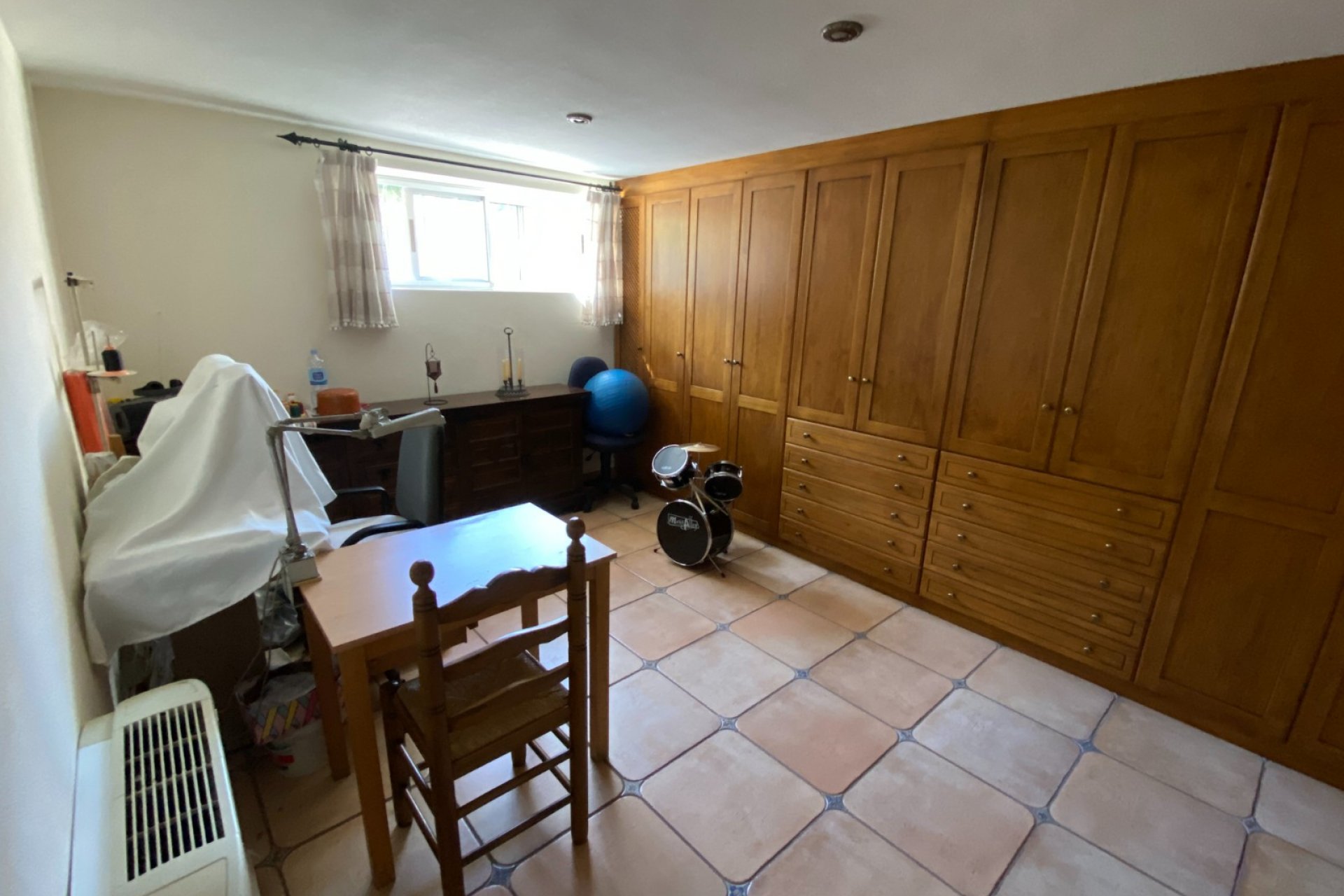 Resale - Villa - Petrer