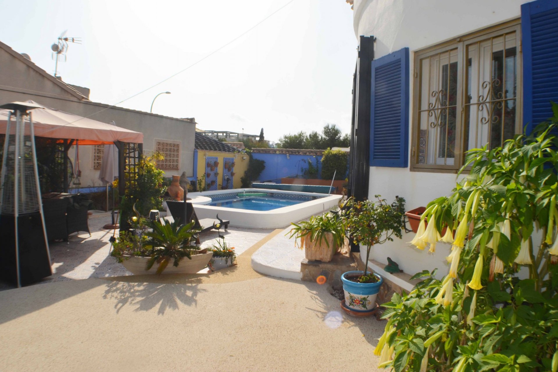 Resale - Villa - Playa Flamenca - Alicante