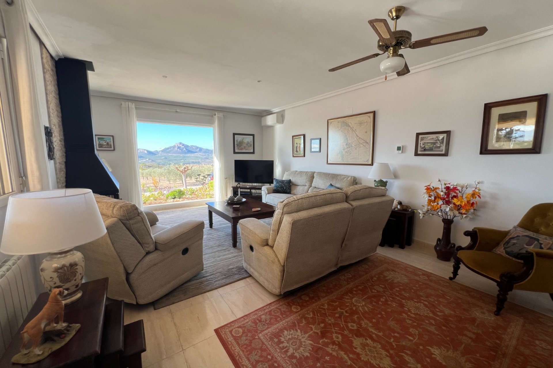 Resale - Villa - Sax