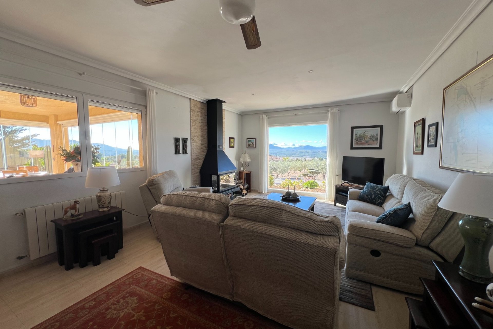 Resale - Villa - Sax