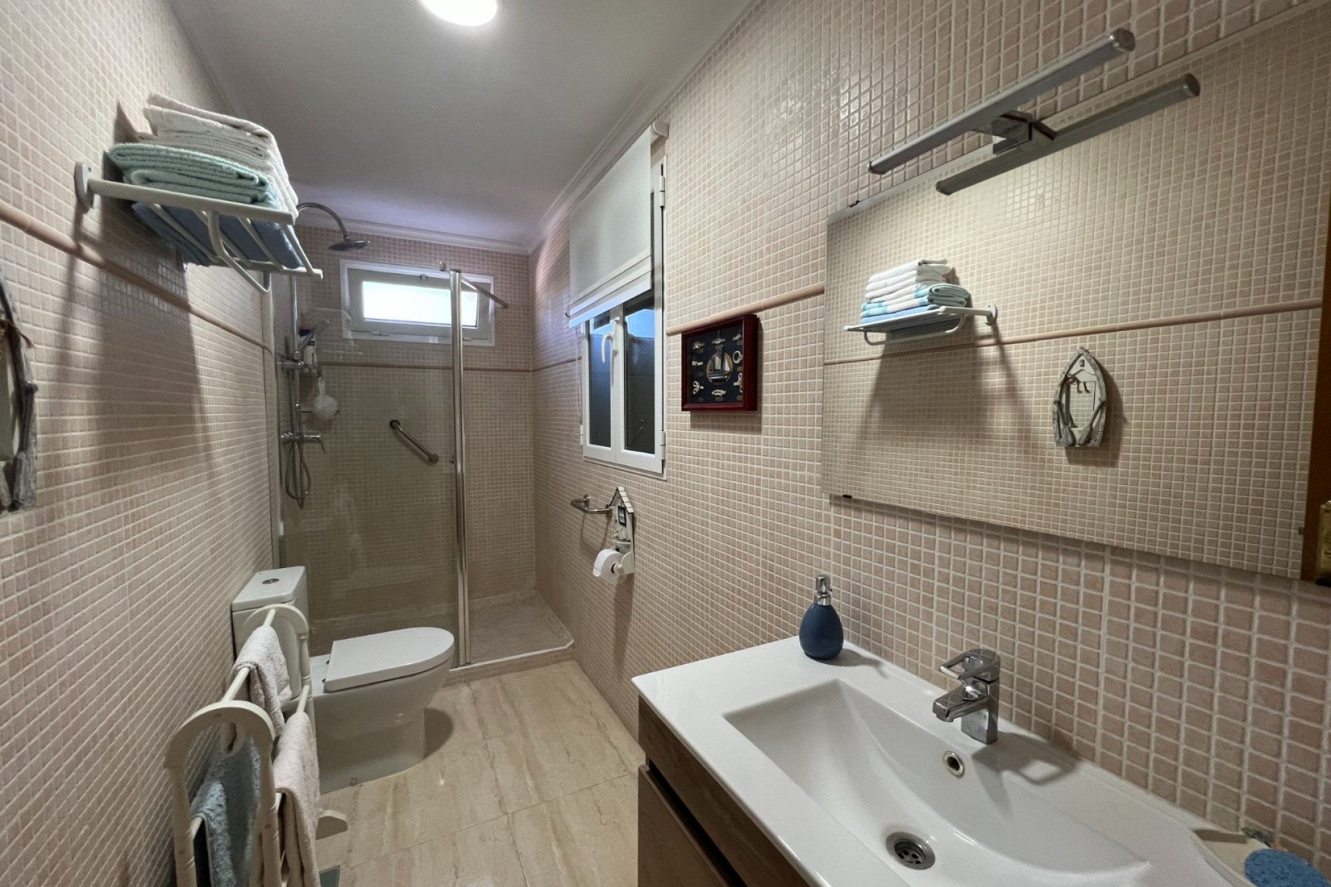 Resale - Villa - Sax