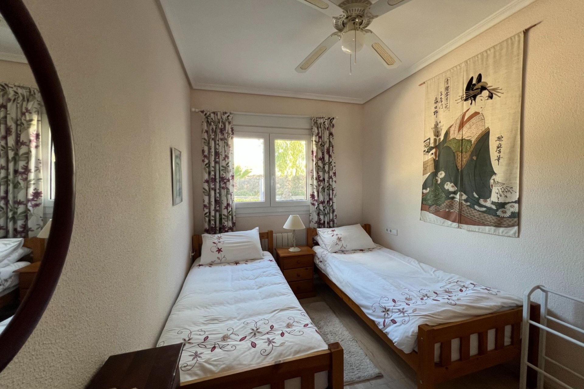 Resale - Villa - Sax