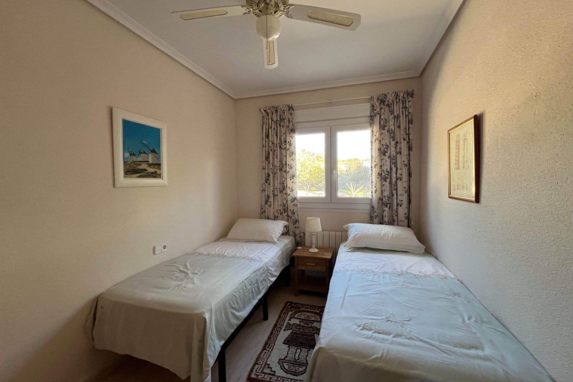 Resale - Villa - Sax