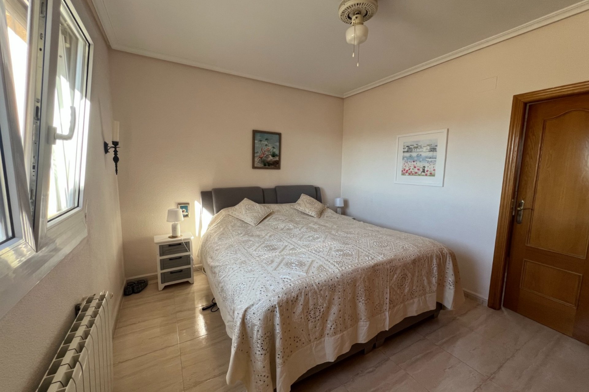 Resale - Villa - Sax