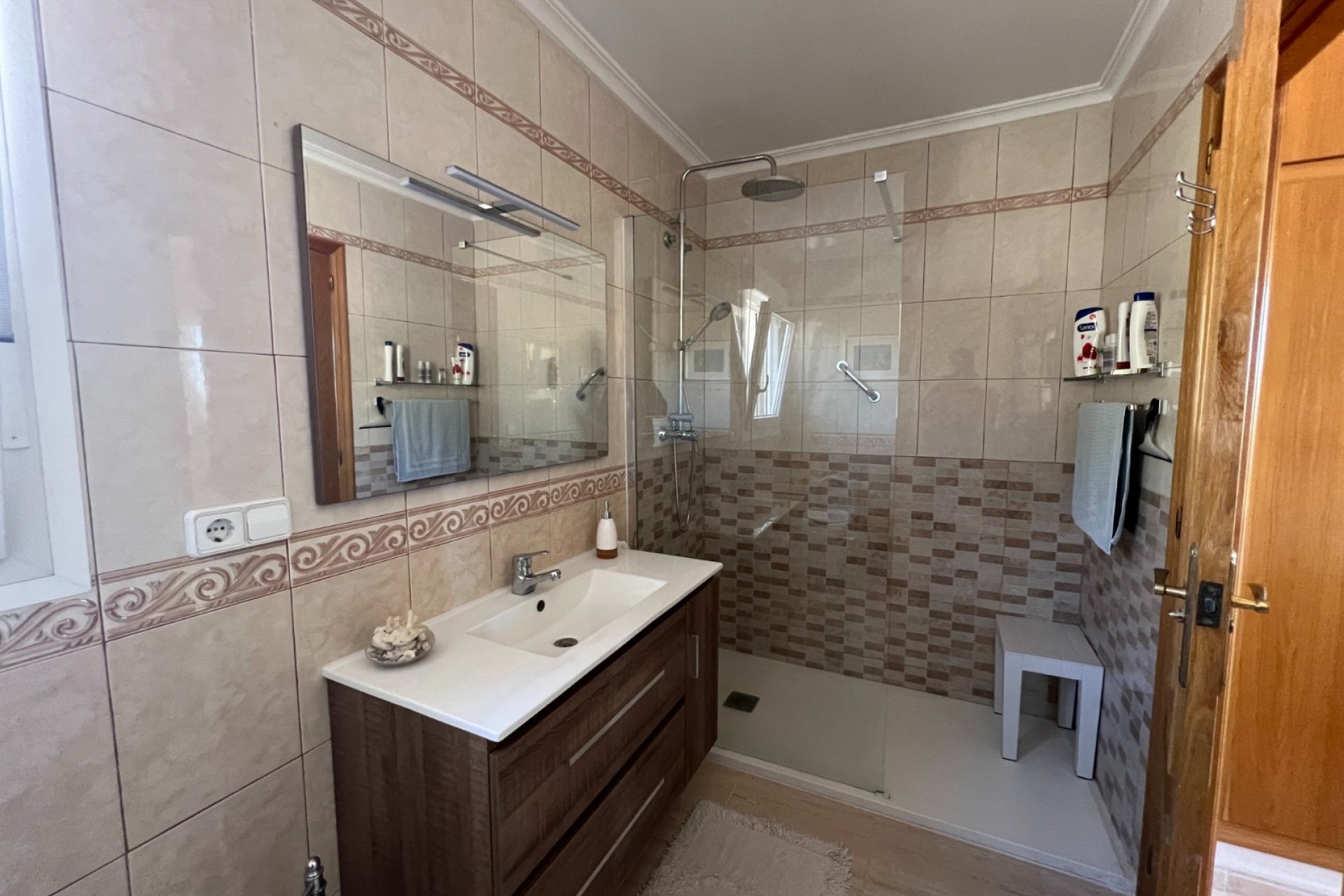 Resale - Villa - Sax