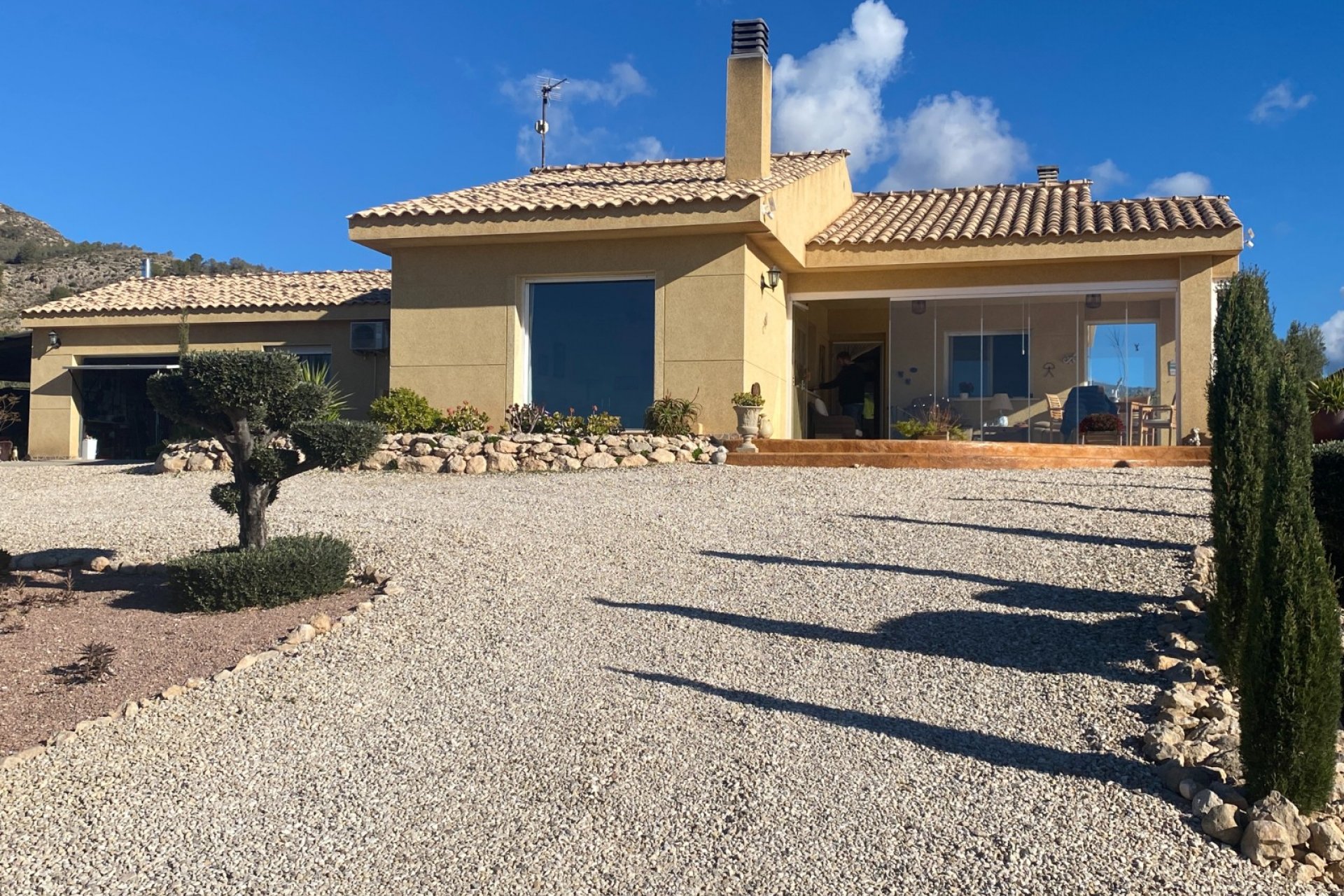 Resale - Villa - Sax