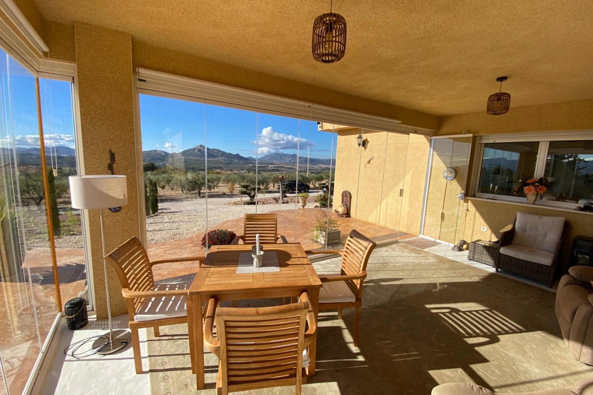 Resale - Villa - Sax