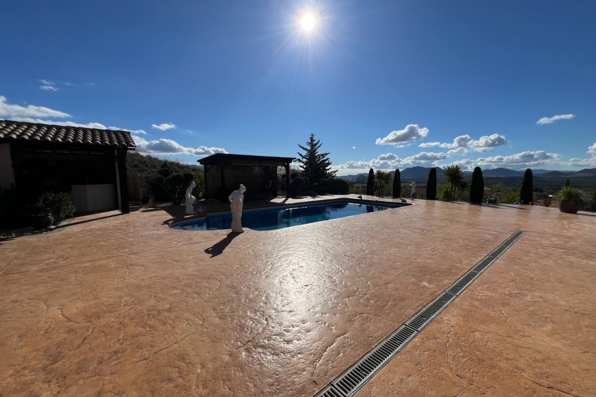 Resale - Villa - Sax