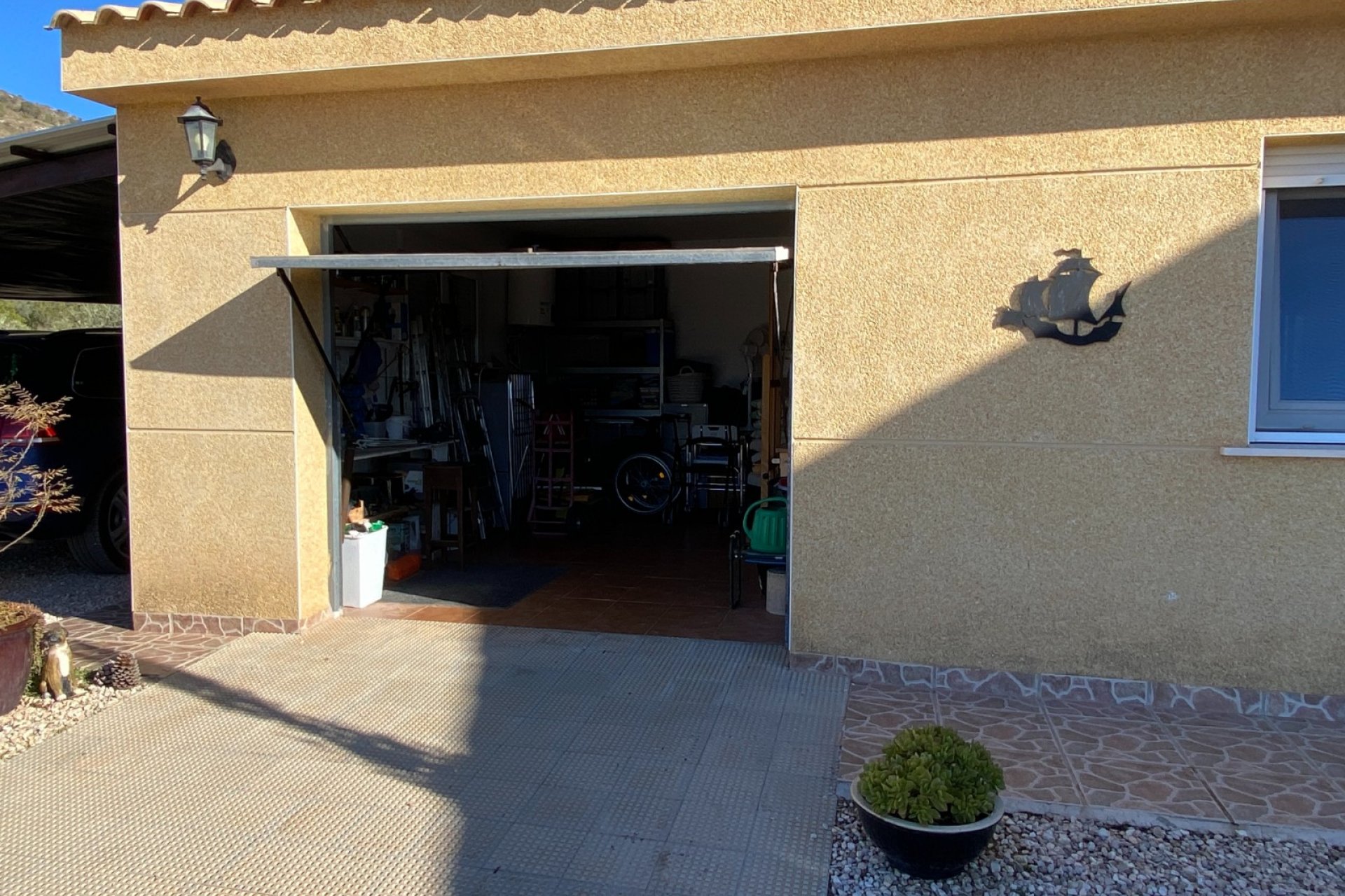 Resale - Villa - Sax