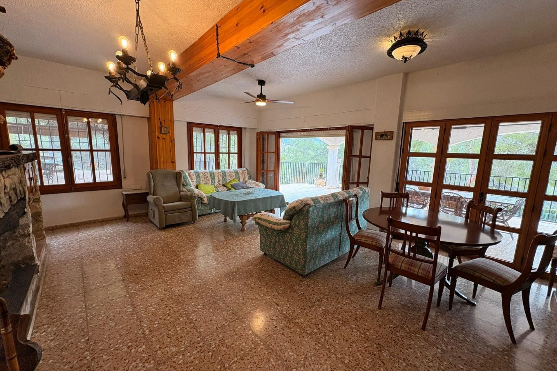 Resale - Villa - Sax