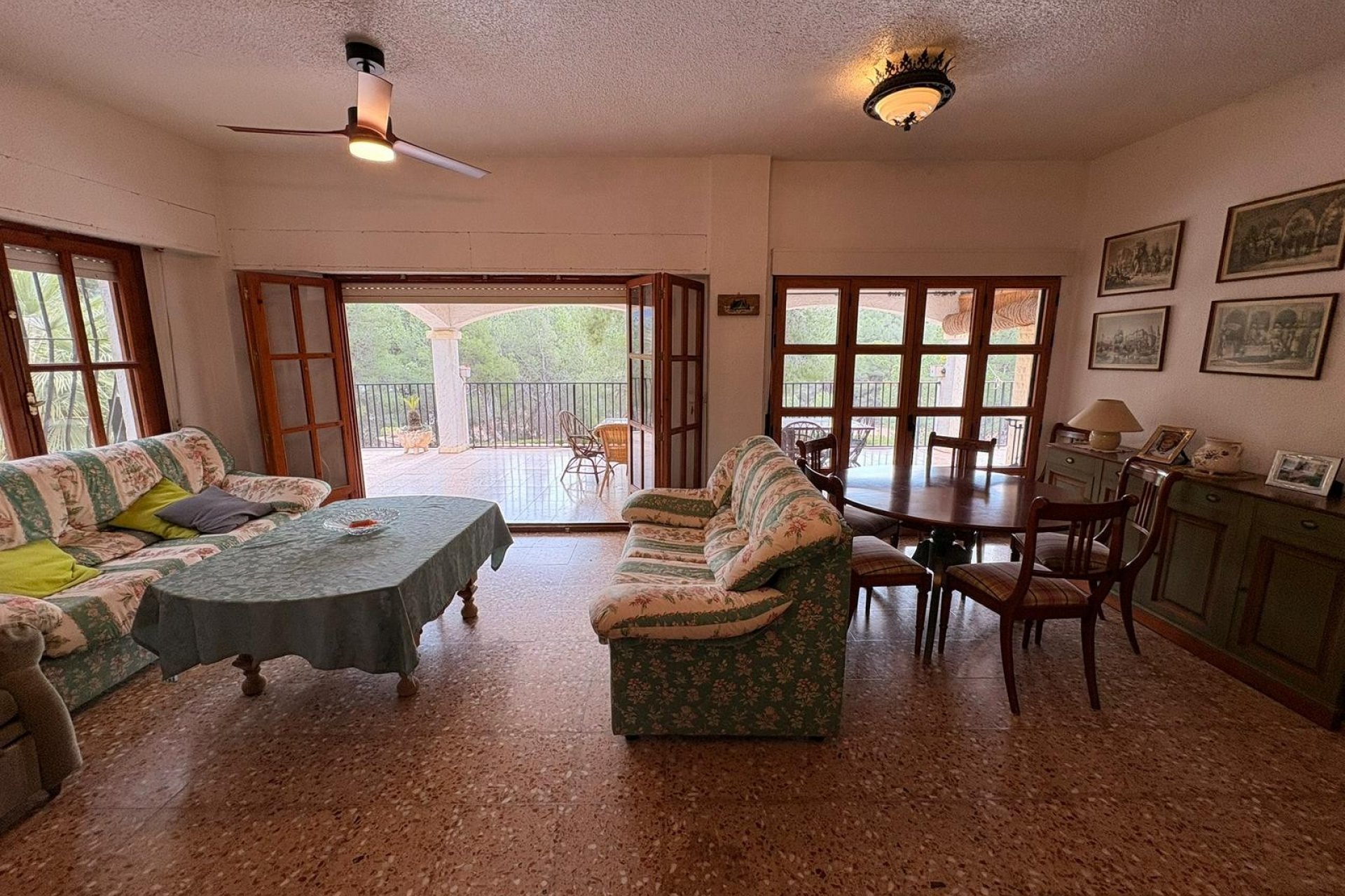 Resale - Villa - Sax