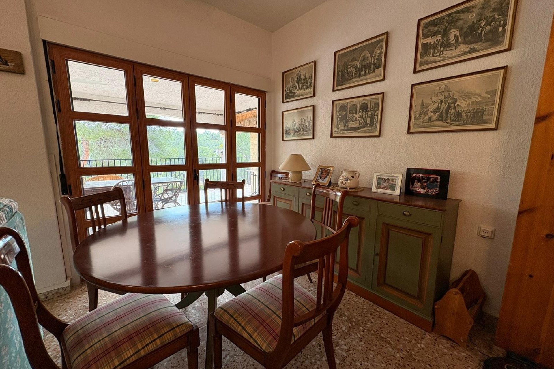 Resale - Villa - Sax