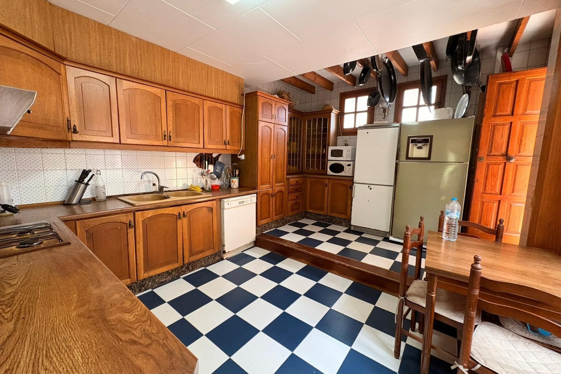 Resale - Villa - Sax