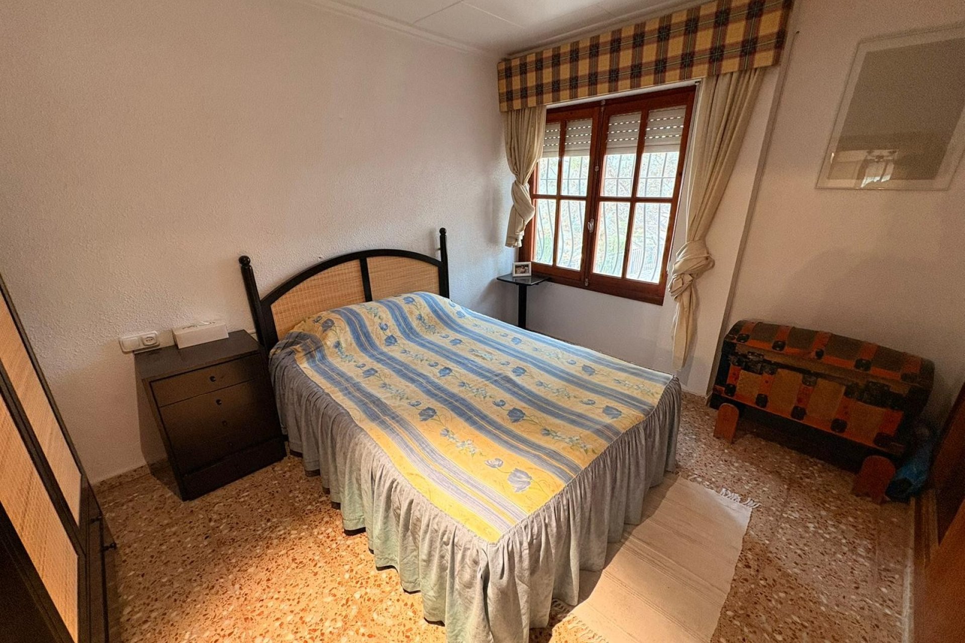 Resale - Villa - Sax