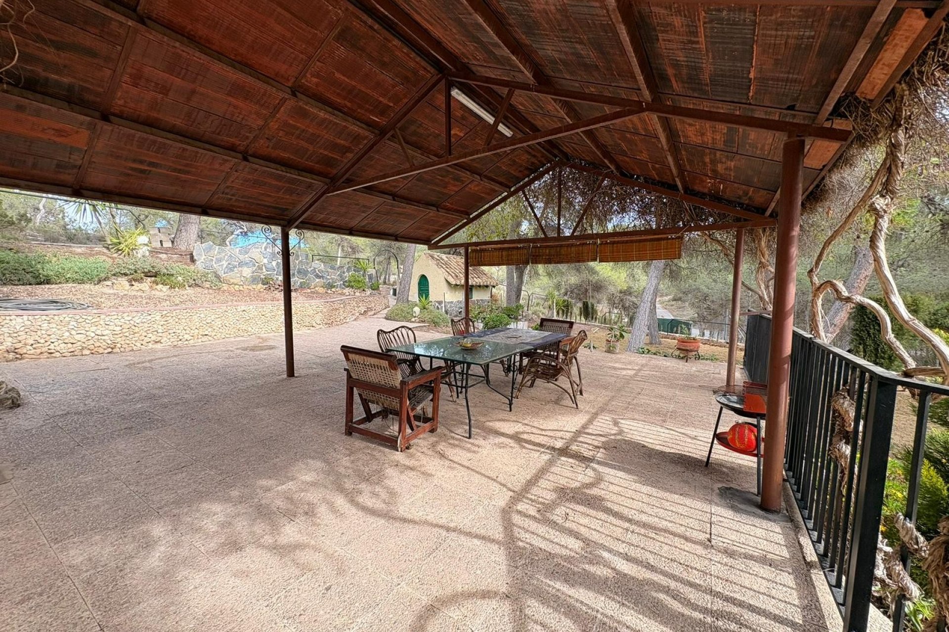 Resale - Villa - Sax