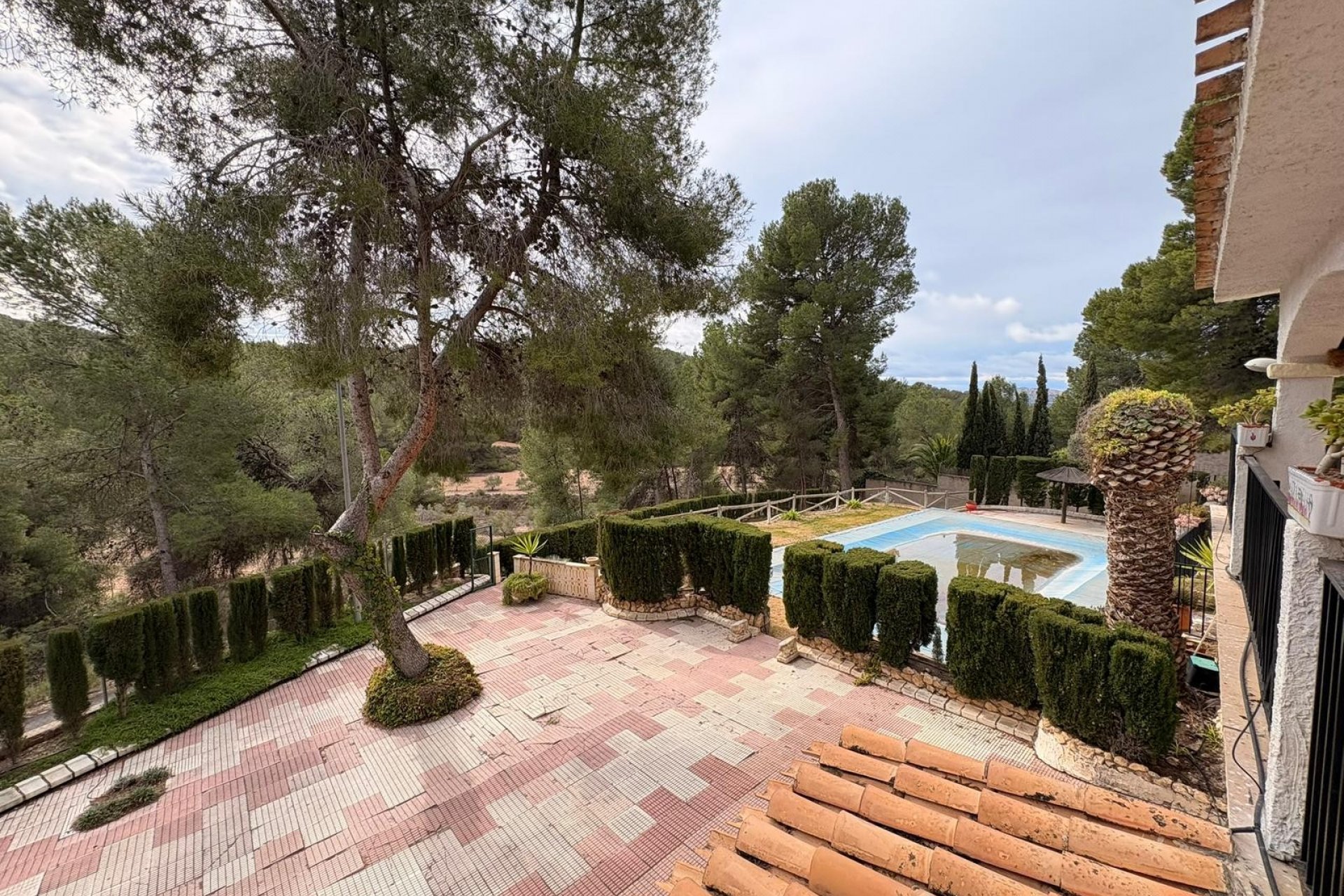 Resale - Villa - Sax