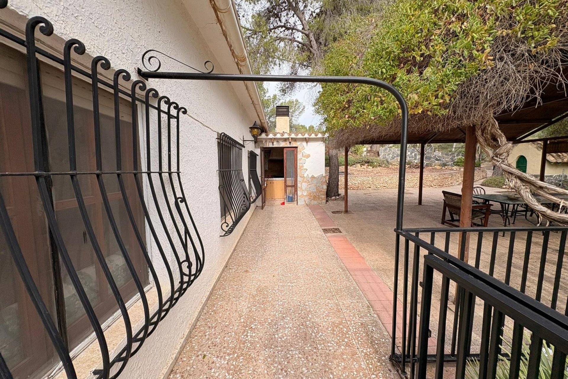 Resale - Villa - Sax