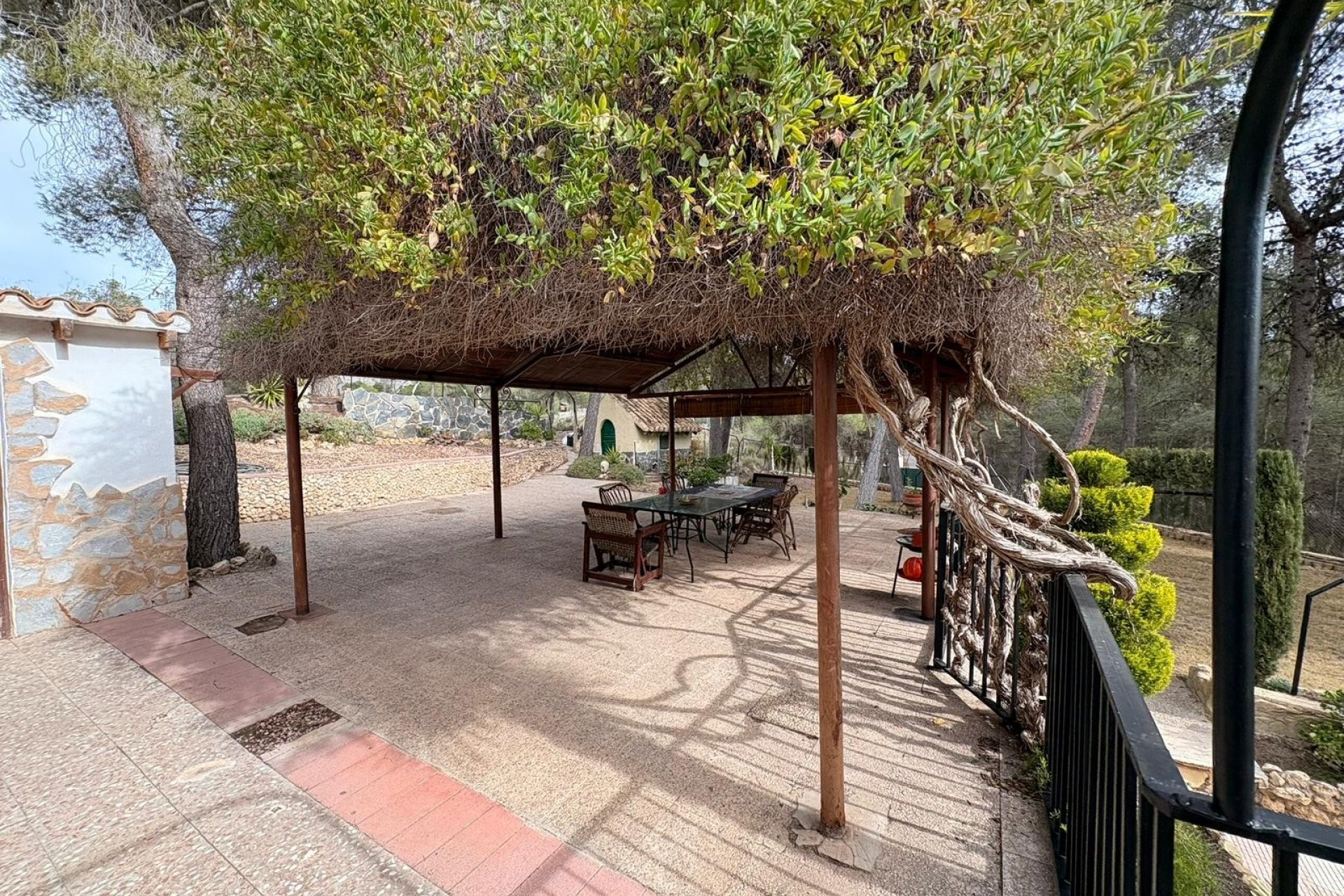 Resale - Villa - Sax