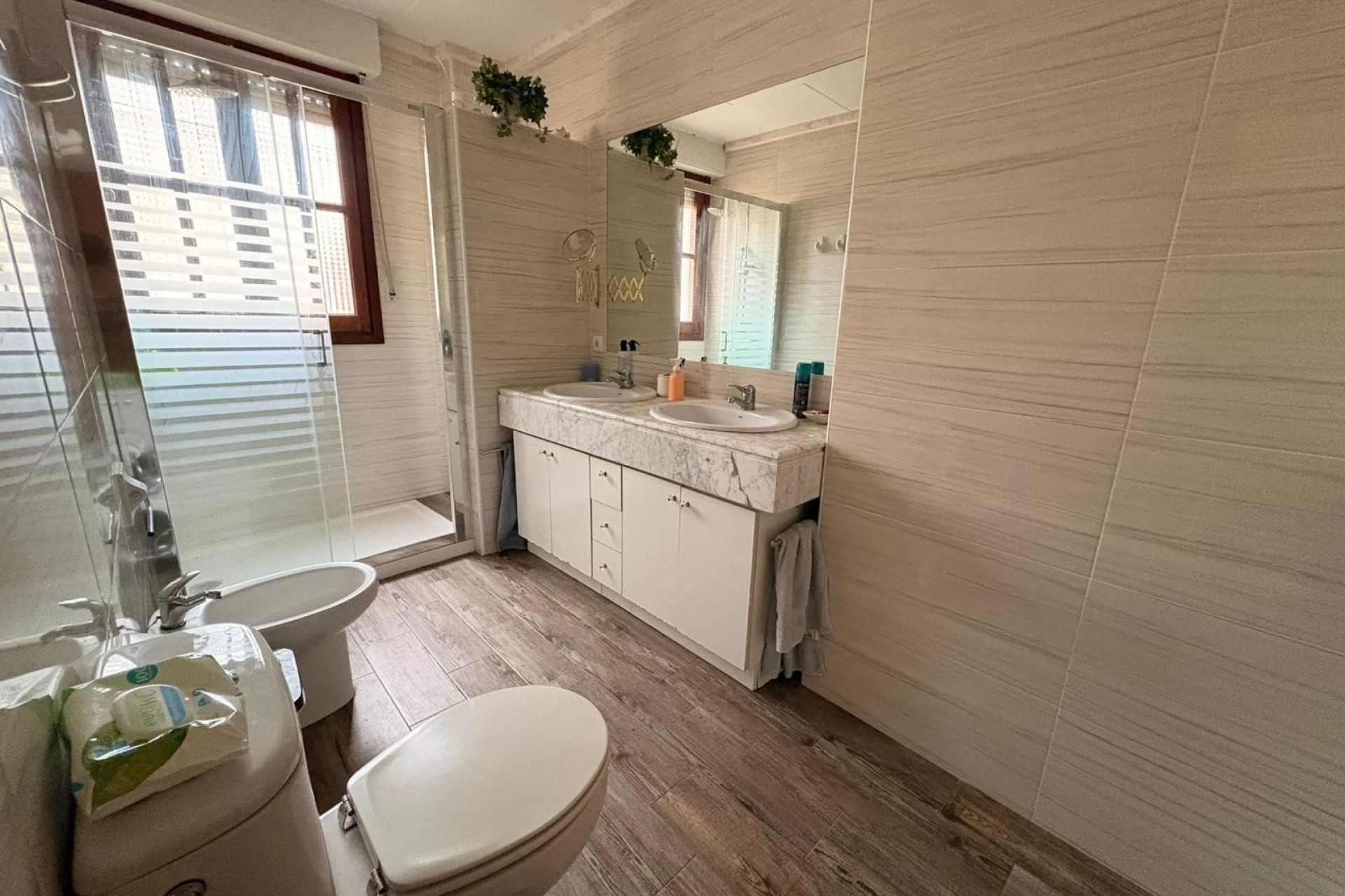 Resale - Villa - Sax