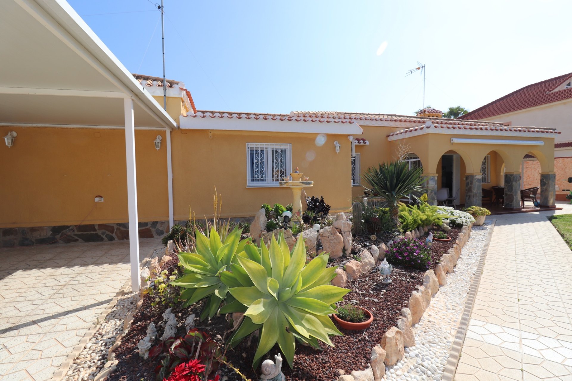 Resale - Villa - Torrevieja - Chaparral