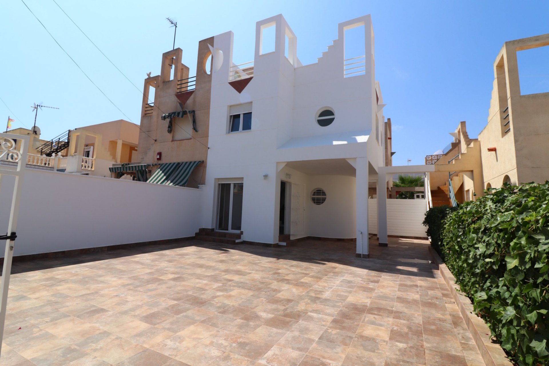 Resale - Villa - Torrevieja - El Salado