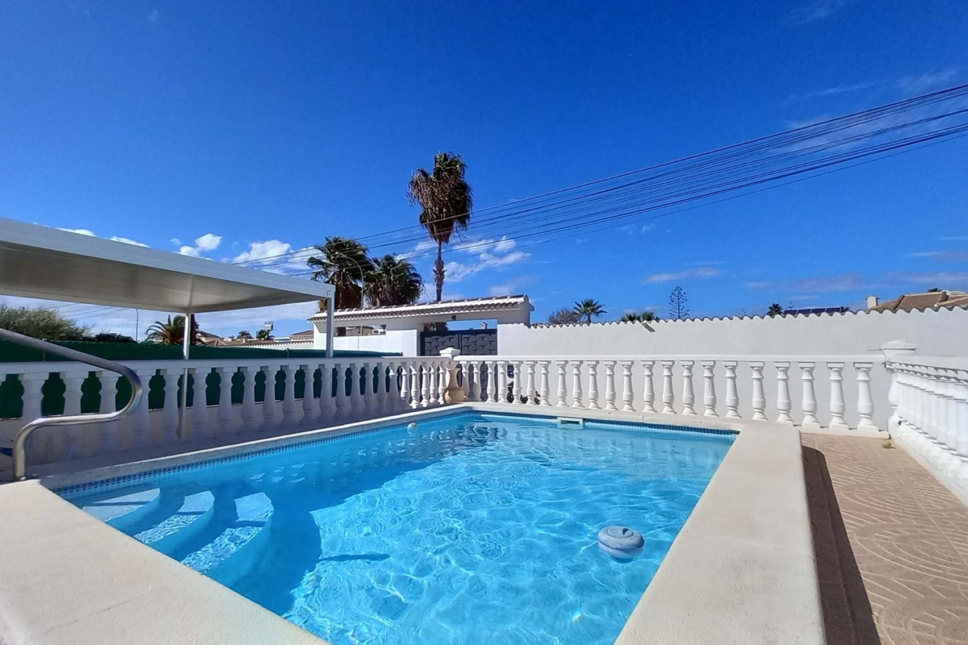 Resale - Villa - Torrevieja - La Siesta