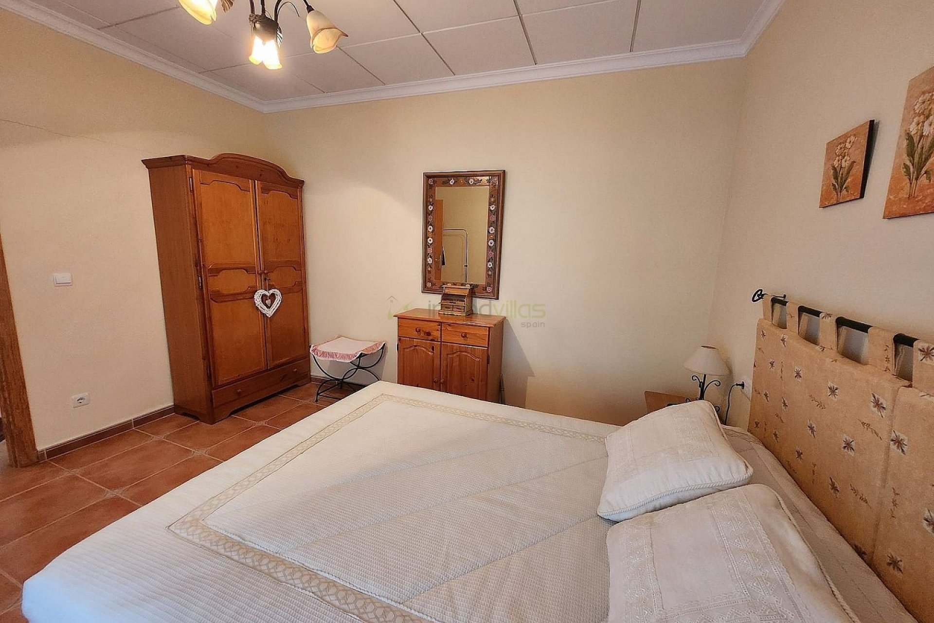 Resale - Villa - Villena