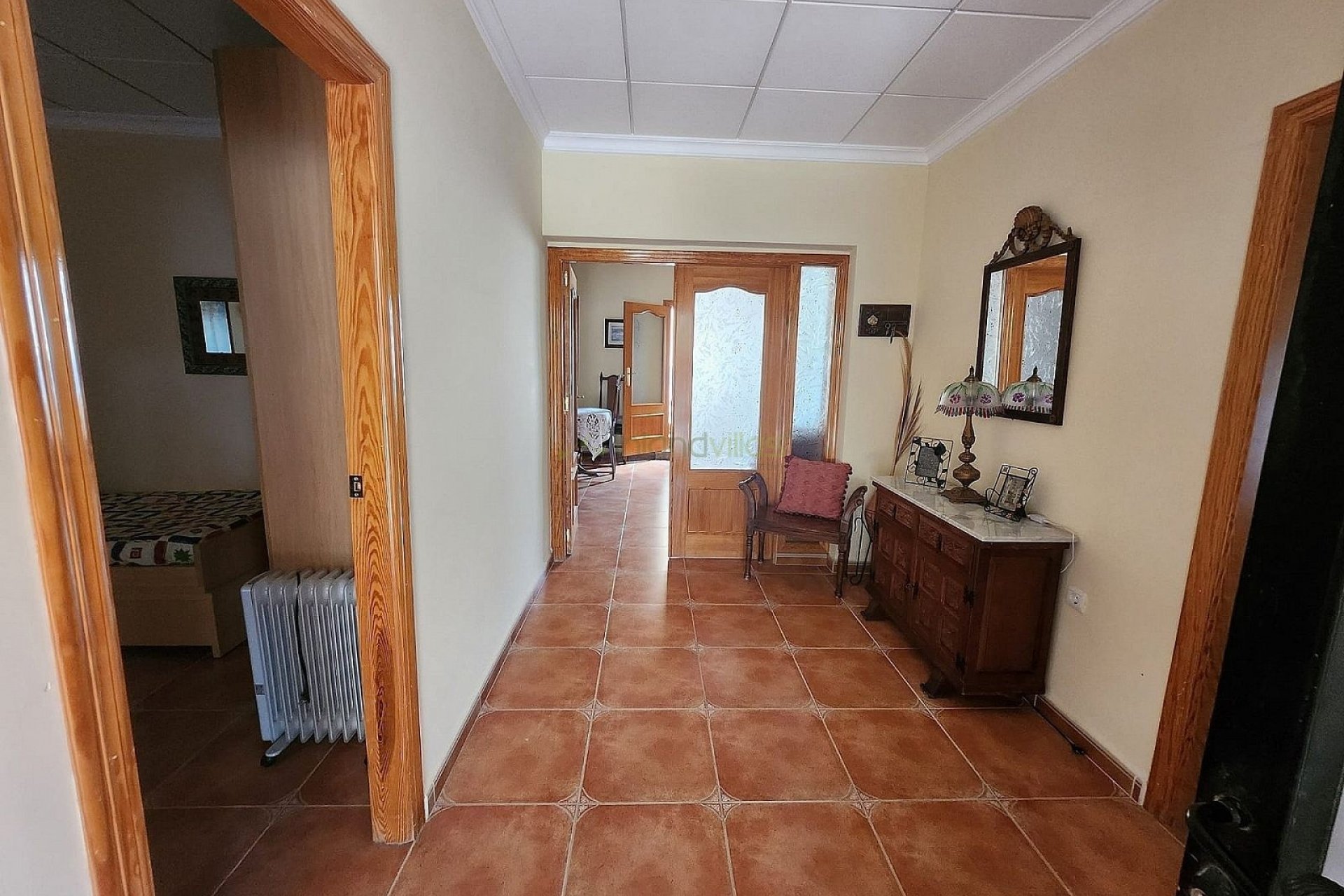 Resale - Villa - Villena