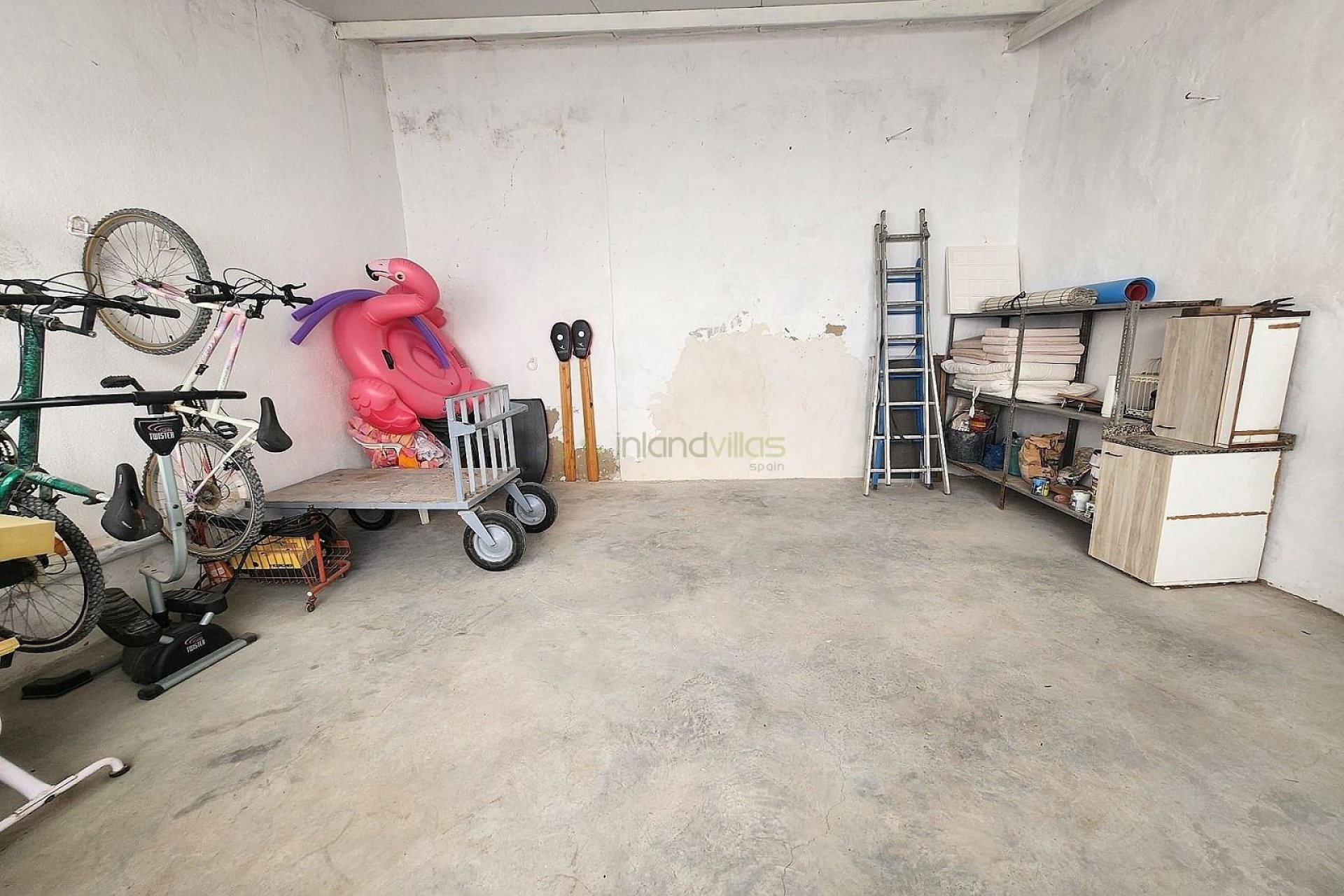 Resale - Villa - Villena