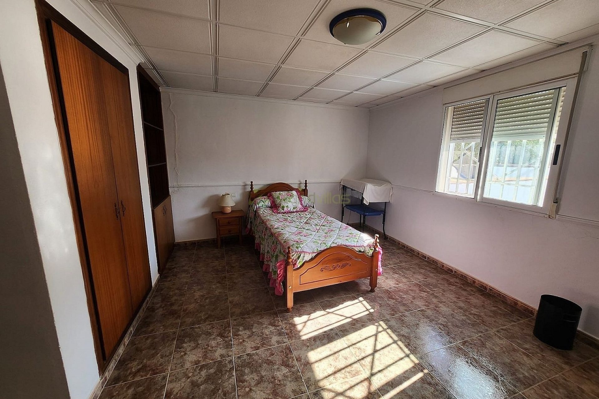 Resale - Villa - Villena