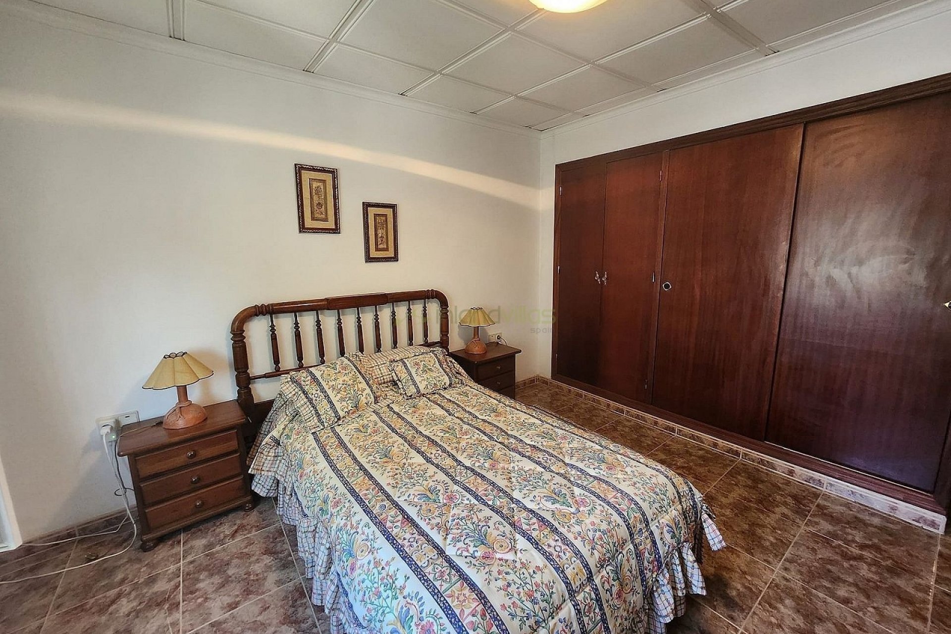 Resale - Villa - Villena