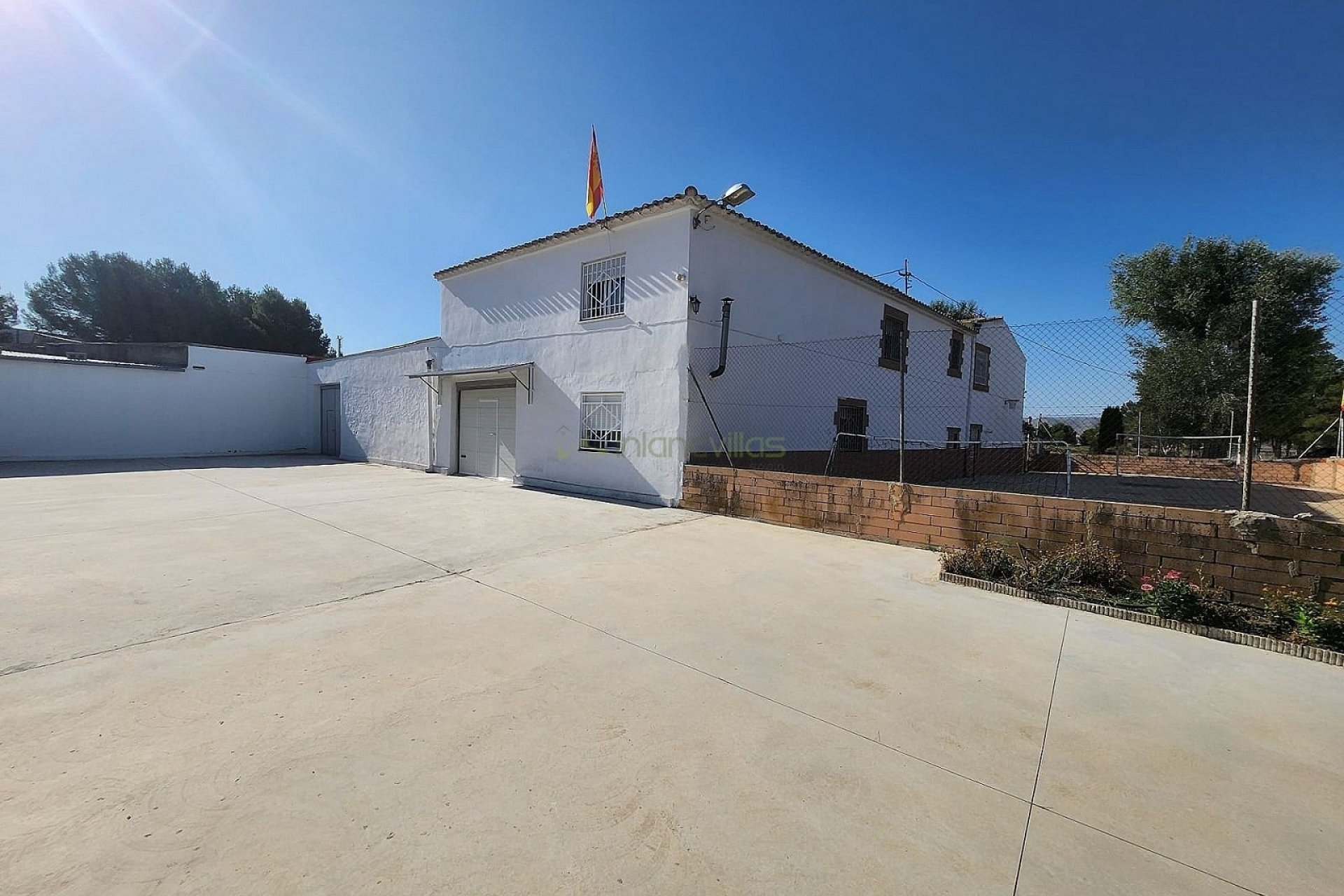 Resale - Villa - Villena