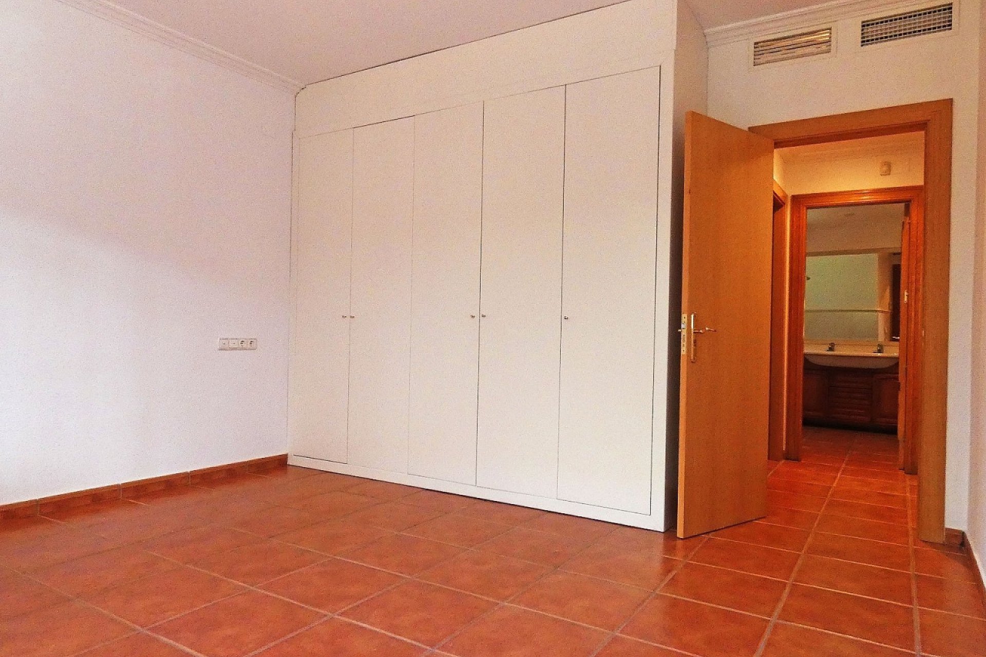 Reventa - Villa - Elda