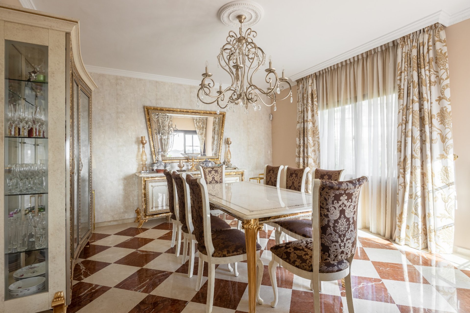 Reventa - Villa - Estepona - El Paraíso