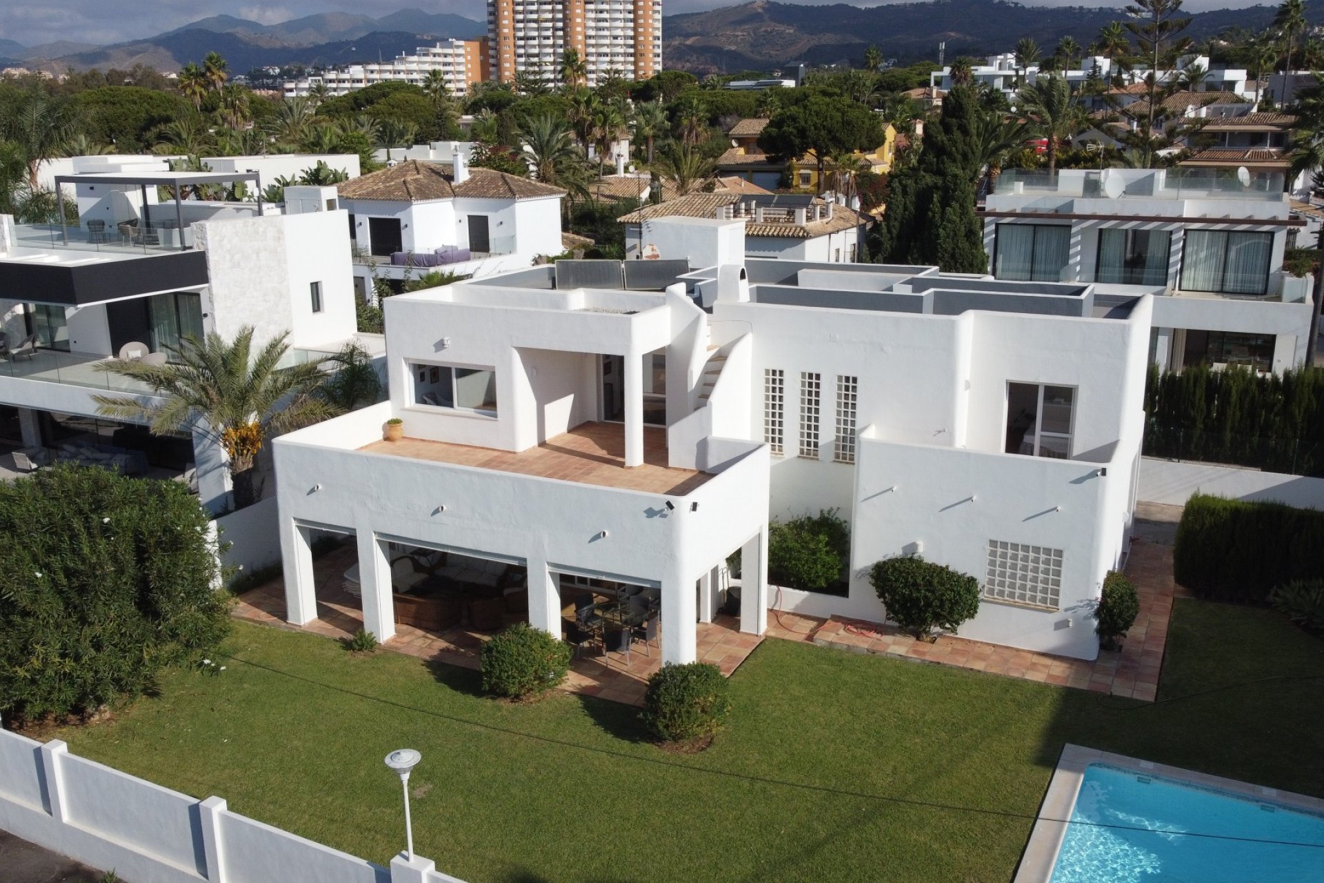 Reventa - Villa - Marbella - Las Chapas