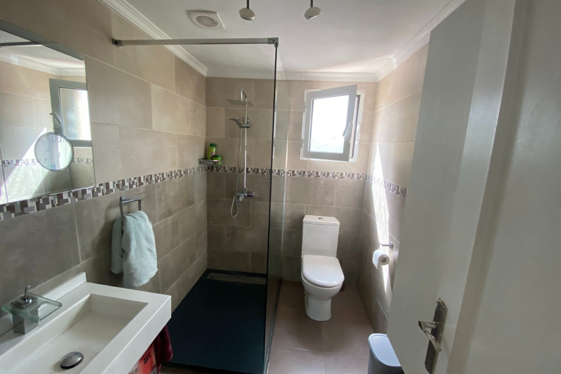 Reventa - Villa - Sax