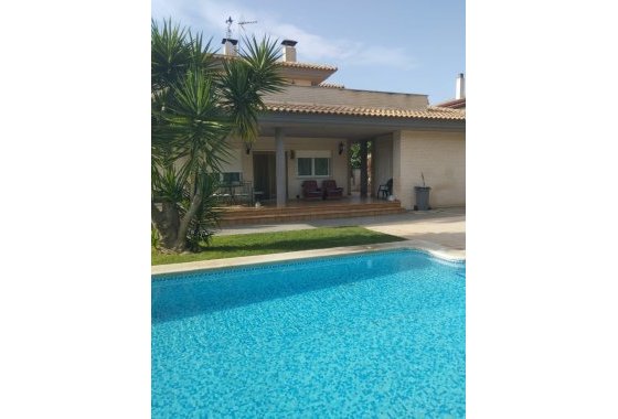 Villa - Resale - Elda - Elda