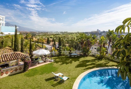 Villa - Resale - Estepona - El Paraíso