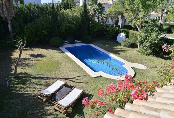 Villa - Resale - Marbella - Nueva Andalucía