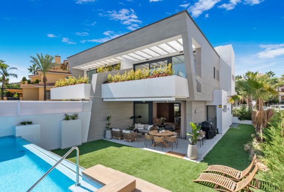 Villa - Resale - Marbella - Puerto Banús