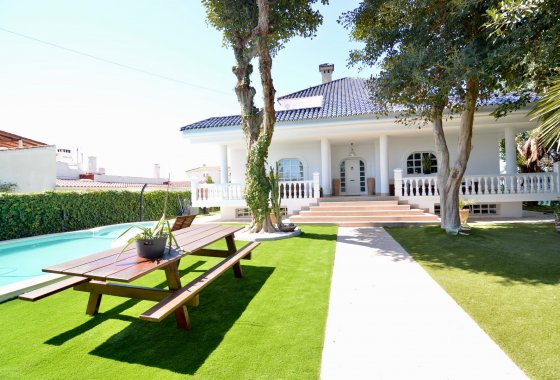 Villa - Resale - Torrevieja - Torreta