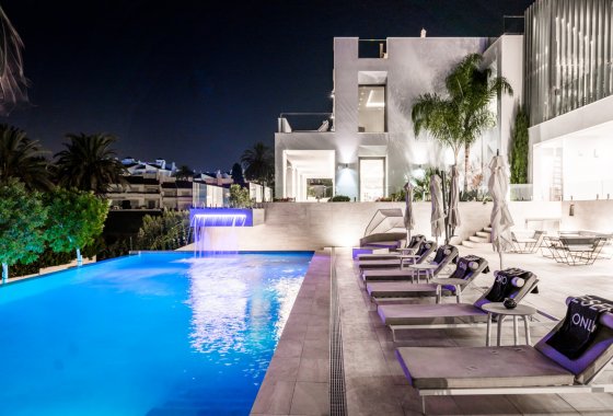 Villa - Wiederverkauf - Marbella - Nueva Andalucía