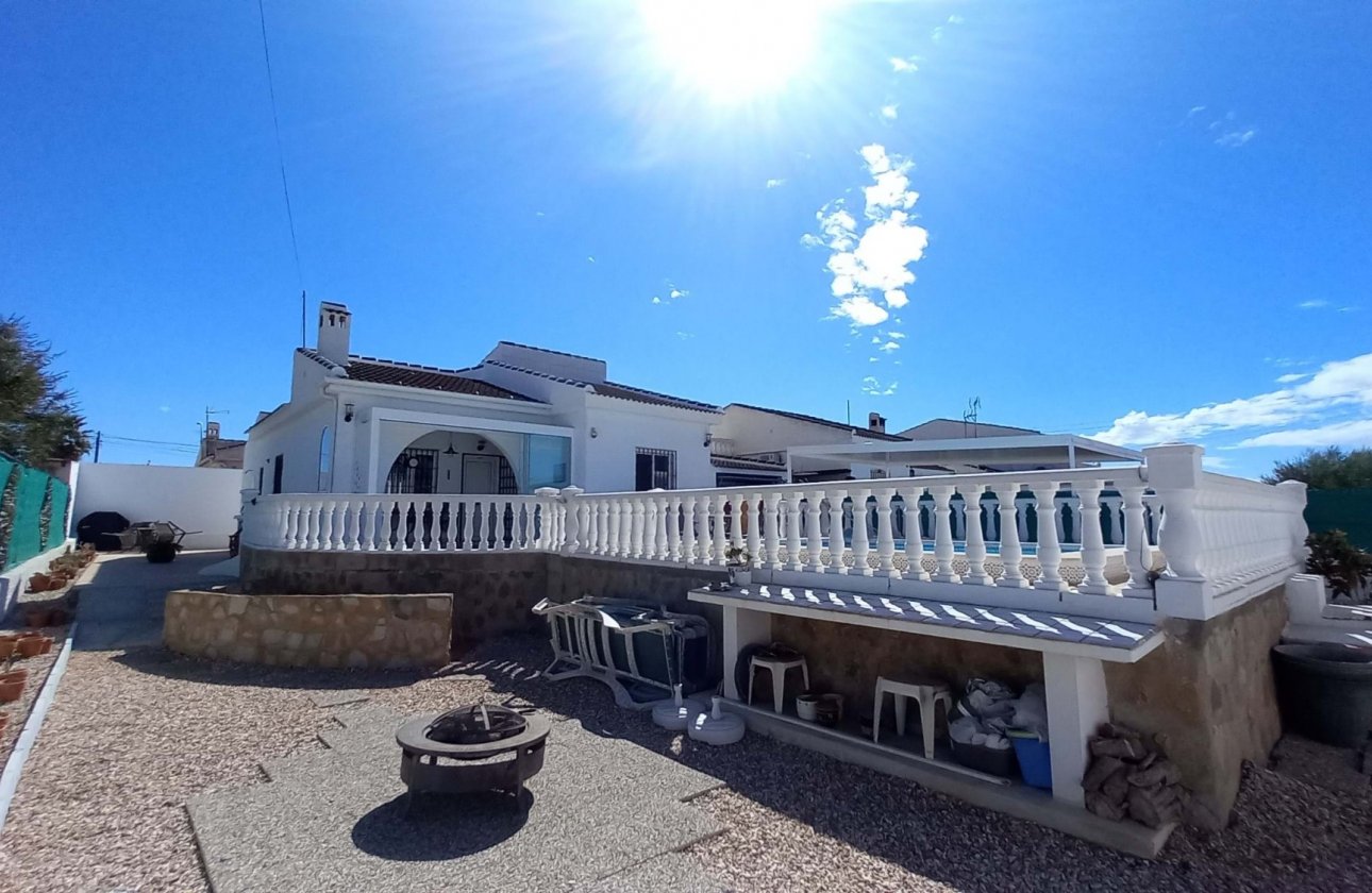 Villa - Wiederverkauf - Torrevieja - La Siesta