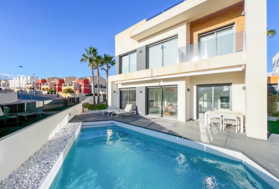 Villa - Wiederverkauf - Torrevieja - Torrevieja